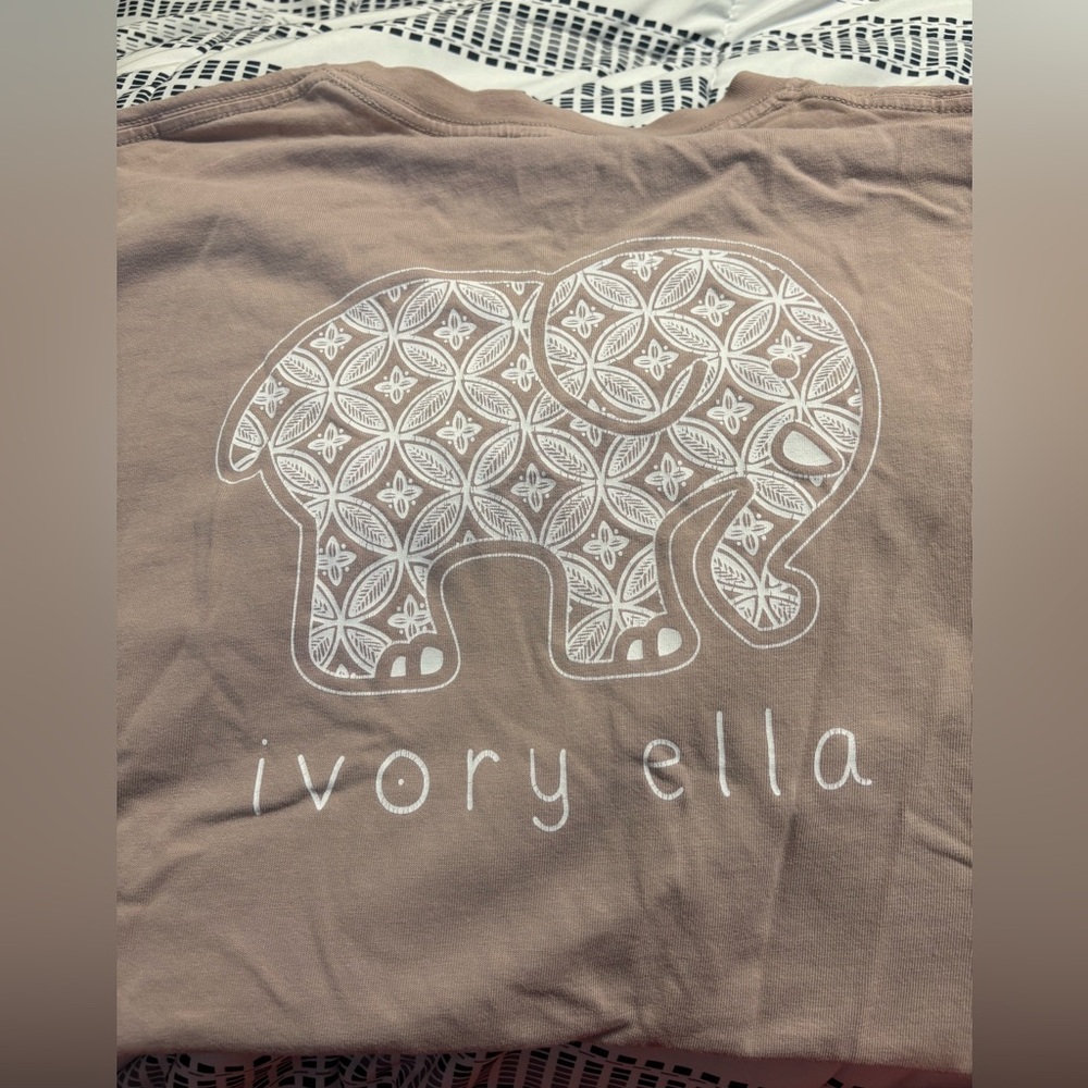Ivory Ella Taupe Perfect Petal Tee size L